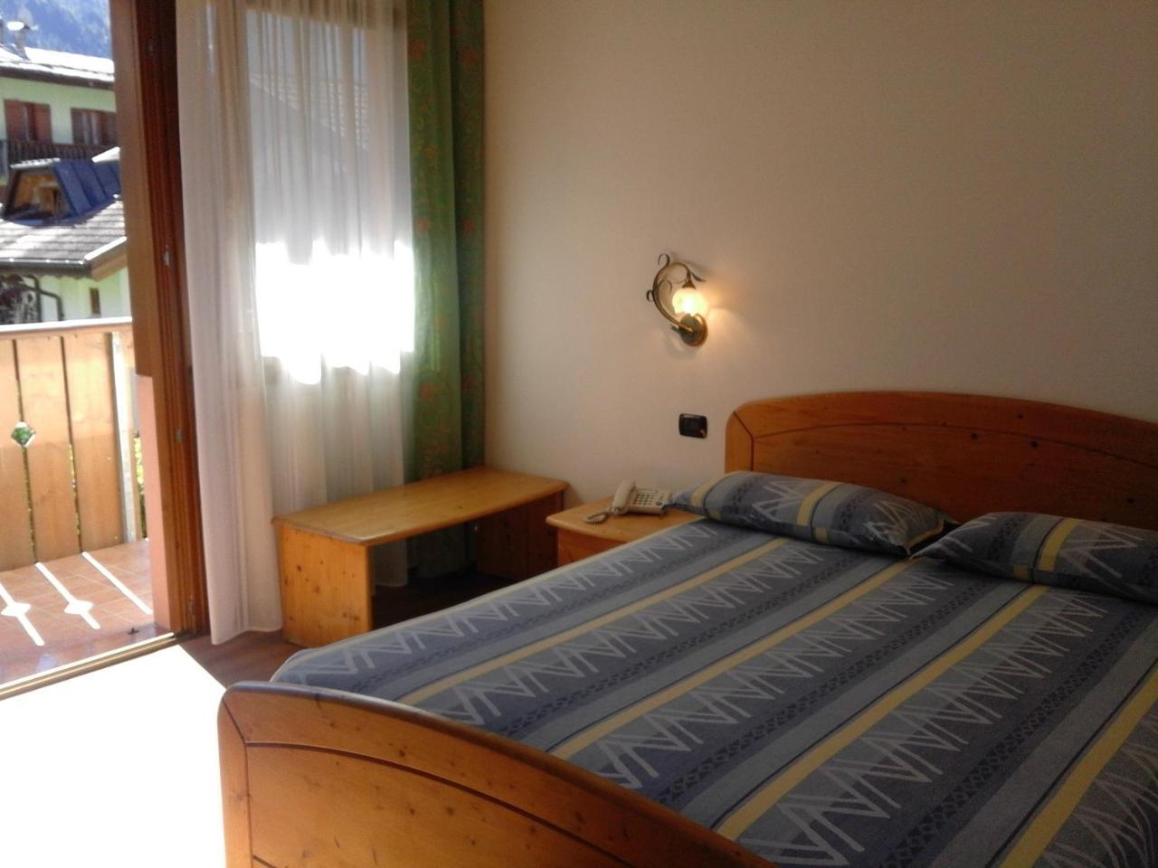 Hotel Villa Fosine Pinzolo Exterior photo