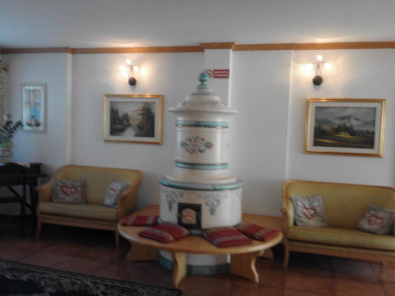 Hotel Villa Fosine Pinzolo Exterior photo